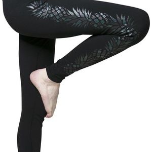 Lululemon Wunder Under Black printed leggings